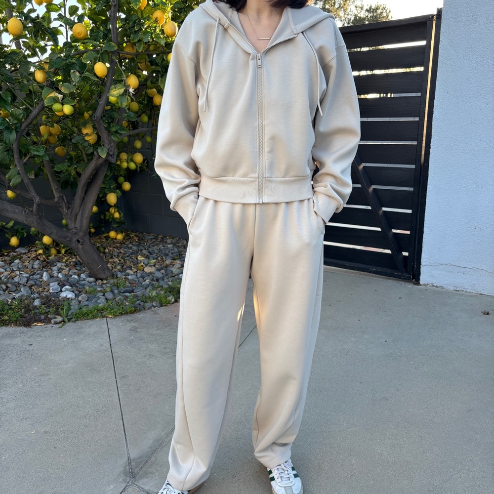 Uniqlo Cream Barrel Joggers, Women’s Size XS